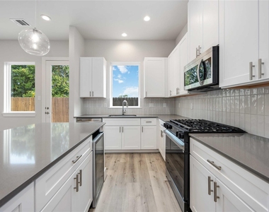 318 Charlock Street - Photo Thumbnail 22