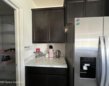 976 Trinity Street - Photo Thumbnail 7