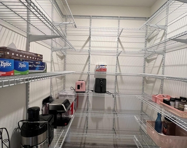 976 Trinity Street - Photo Thumbnail 6