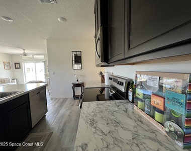 976 Trinity Street - Photo Thumbnail 8