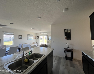 976 Trinity Street - Photo Thumbnail 9