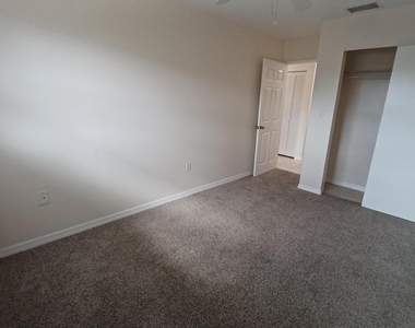 280 Ulster Lane - Photo Thumbnail 11