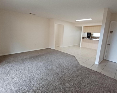 280 Ulster Lane - Photo Thumbnail 2