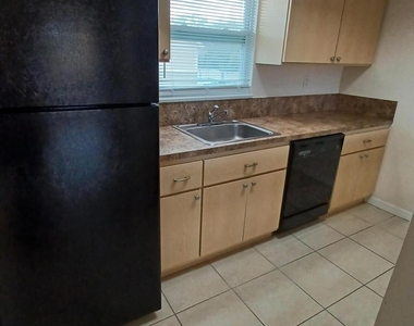 280 Ulster Lane - Photo Thumbnail 6