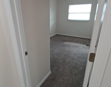 280 Ulster Lane - Photo Thumbnail 10