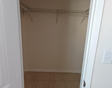 280 Ulster Lane - Photo Thumbnail 16