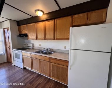4818 Overlook Drive Ne - Photo Thumbnail 4