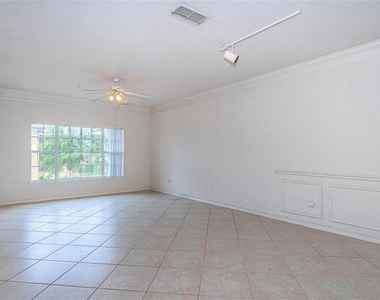 4305 Bayside Village Drive - Photo Thumbnail 2