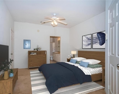 4305 Bayside Village Drive - Photo Thumbnail 3