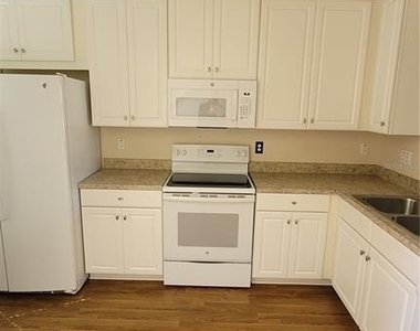 8810 Walnut Gable Court - Photo Thumbnail 4
