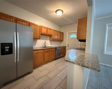 325 W Jean Street - Photo Thumbnail 2