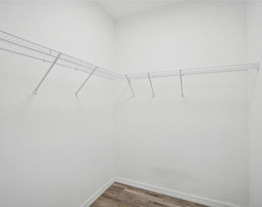 14524 N Nebraska Avenue - Photo Thumbnail 8