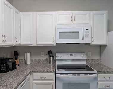 14524 N Nebraska Avenue - Photo Thumbnail 2