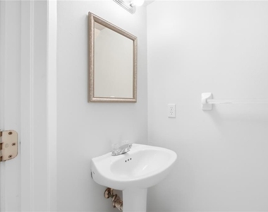 3731 W Cass Street - Photo Thumbnail 8