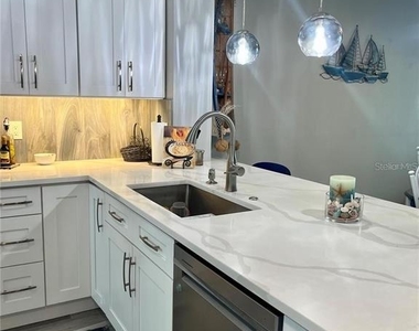 7932 Sailboat Key Boulevard S - Photo Thumbnail 10