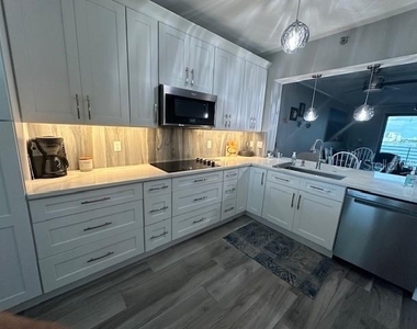 7932 Sailboat Key Boulevard S - Photo Thumbnail 20