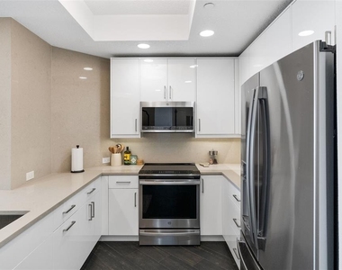 1209 E Cumberland Avenue - Photo Thumbnail 10