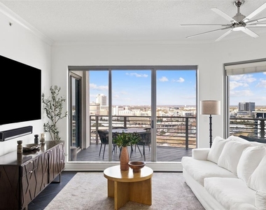 1209 E Cumberland Avenue - Photo Thumbnail 3