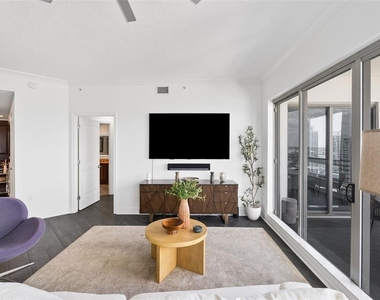 1209 E Cumberland Avenue - Photo Thumbnail 5