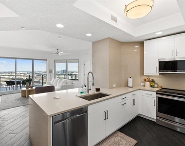 1209 E Cumberland Avenue - Photo Thumbnail 11