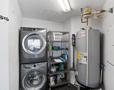 1209 E Cumberland Avenue - Photo Thumbnail 12