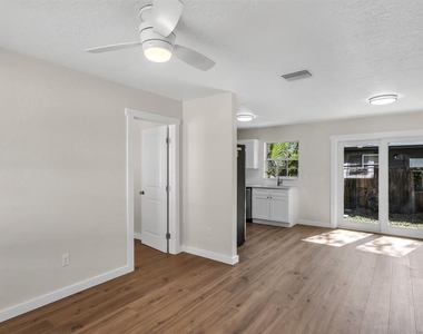 14717 Sunset St - Photo Thumbnail 6