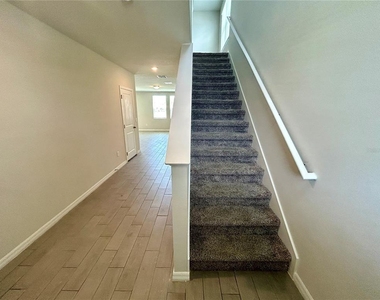 34751 Telluride Lane - Photo Thumbnail 9