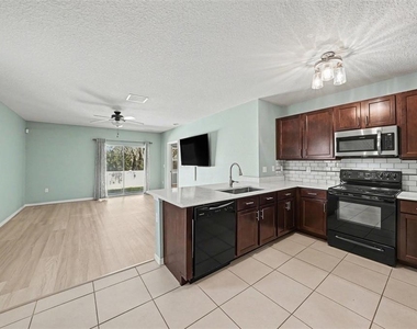 813 Wiltonway Drive - Photo Thumbnail 6