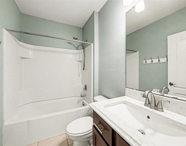 813 Wiltonway Drive - Photo Thumbnail 12