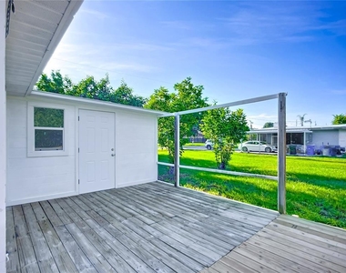 317 Jessica Street S - Photo Thumbnail 18