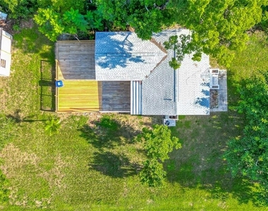 317 Jessica Street S - Photo Thumbnail 23