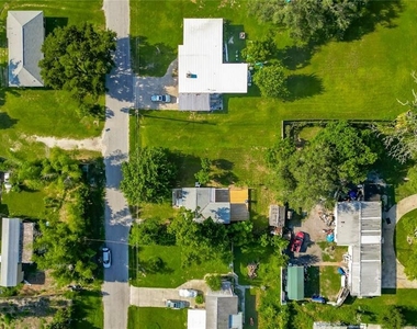 317 Jessica Street S - Photo Thumbnail 28
