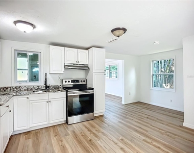 317 Jessica Street S - Photo Thumbnail 1