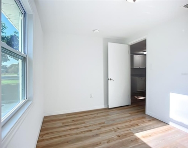 317 Jessica Street S - Photo Thumbnail 13