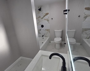 712 S Clyde Avenue - Photo Thumbnail 6