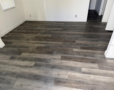 12599 Nw 38th Avenue - Photo Thumbnail 5