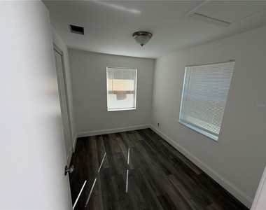 12599 Nw 38th Avenue - Photo Thumbnail 11