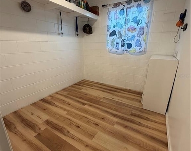 137 N Nowell Street - Photo Thumbnail 11