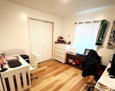 137 N Nowell Street - Photo Thumbnail 10