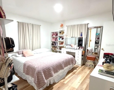 137 N Nowell Street - Photo Thumbnail 8