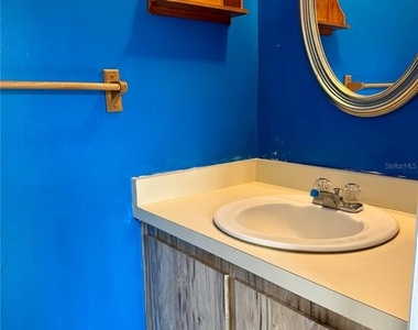 6264 Sw 8th Place - Photo Thumbnail 10