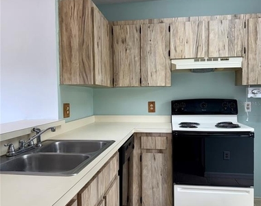 6264 Sw 8th Place - Photo Thumbnail 5