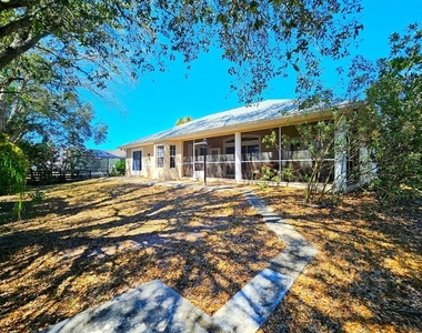 1440 Graham Circle - Photo Thumbnail 30