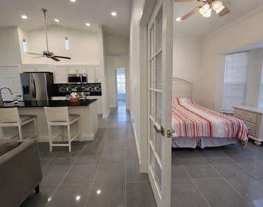 1440 Graham Circle - Photo Thumbnail 18