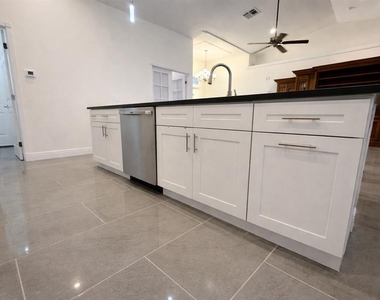 1440 Graham Circle - Photo Thumbnail 5