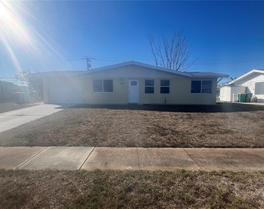 322 Lasayette Drive Ne - Photo Thumbnail 1