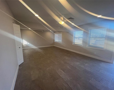 322 Lasayette Drive Ne - Photo Thumbnail 11