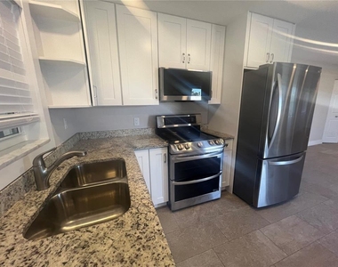 322 Lasayette Drive Ne - Photo Thumbnail 8