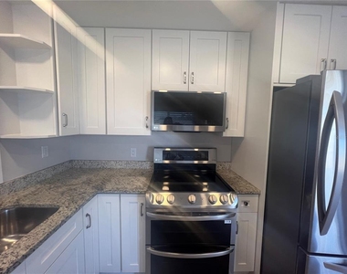 322 Lasayette Drive Ne - Photo Thumbnail 9