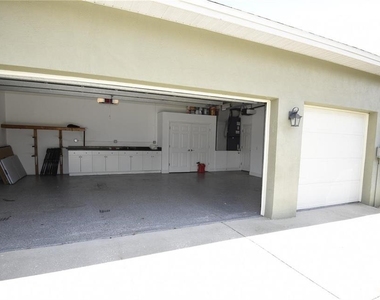 236 Ruby Lake Lane - Photo Thumbnail 12